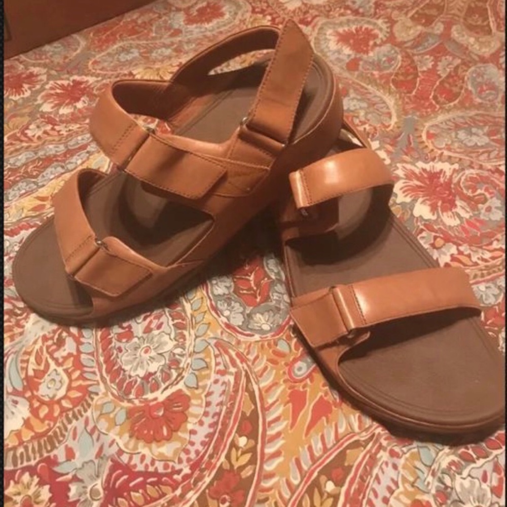 Sz 11 Ladies Fit Flops